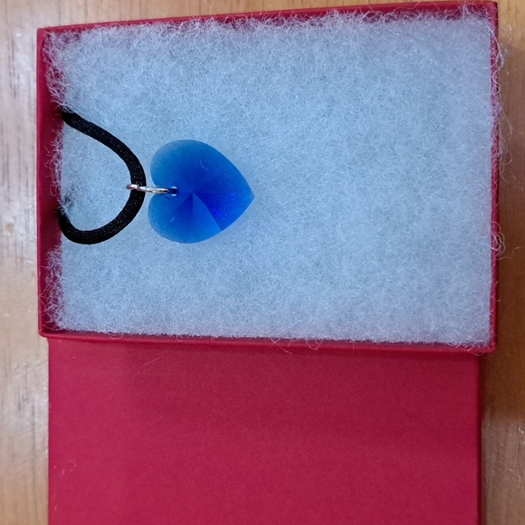 Ocean Explosion Crystal Heart Necklace - Picture 4 of 6